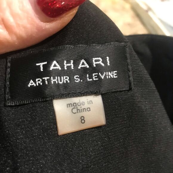 Tahari by ArthurS Levine size 8 black sleeveless dress - Picture 6 of 9